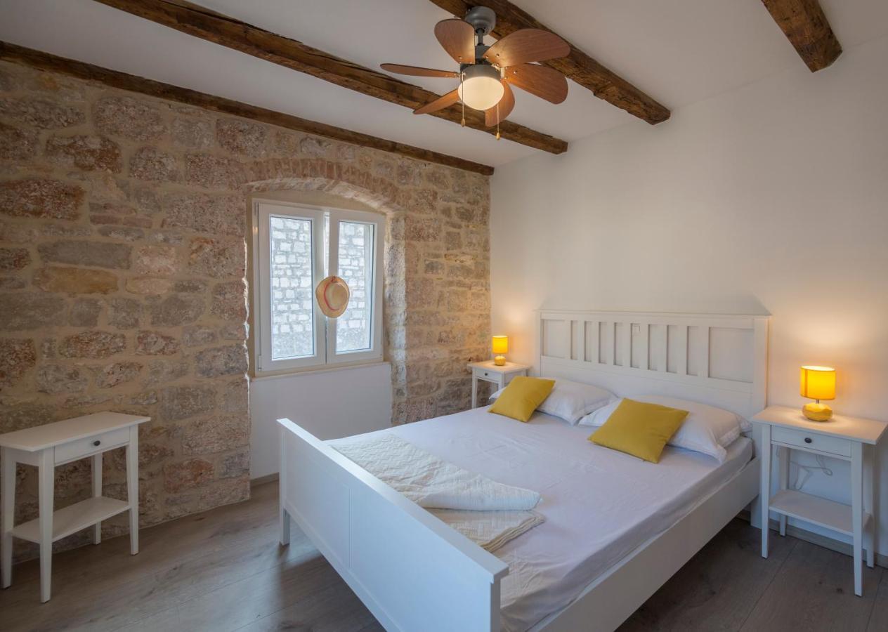 Apartments Bepi Komiža Kültér fotó