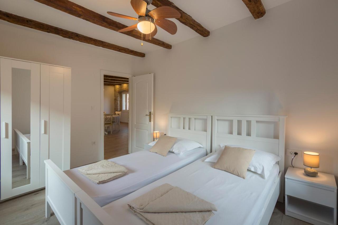 Apartments Bepi Komiža Kültér fotó